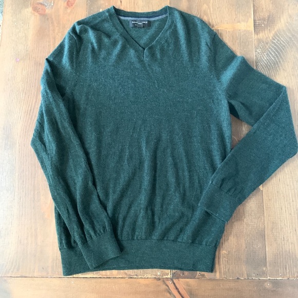 Banana Republic 100% Merino Wool V Neck Sweater - Picture 2 of 6